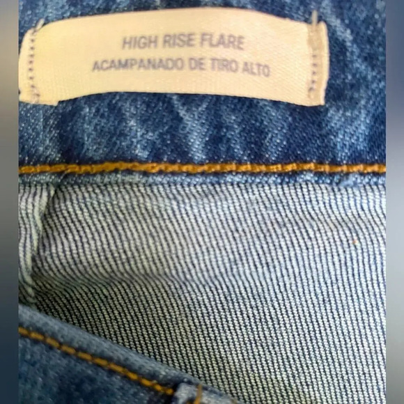 Universal Thread NWT 17 reg. Flared leg, high rise blue jeans. Vintage stretch. - Picture 7 of 8